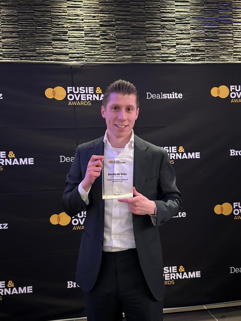 Dennis de Vries Young Overname Award