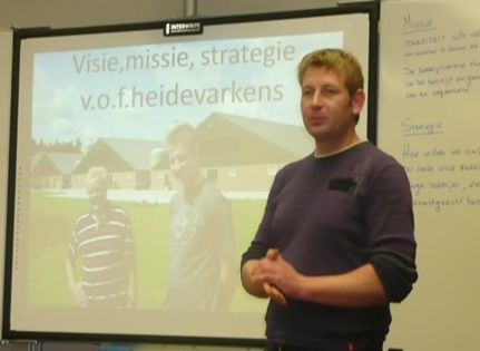 Harald presenteert zijn beleidsplan tijdens de cursus “Visie, missie en strategie”