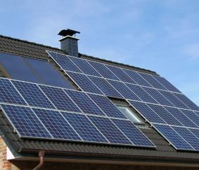 Tweede Kamer stemt in met afschaffen salderingsregeling zonne-energie